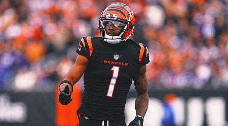 Ja'Marr Chase in uniform at Bengals practice; hold-in over?