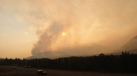 People Told to Stay Indoors as Air Quality Nears 'Very Unhealthy' Levels