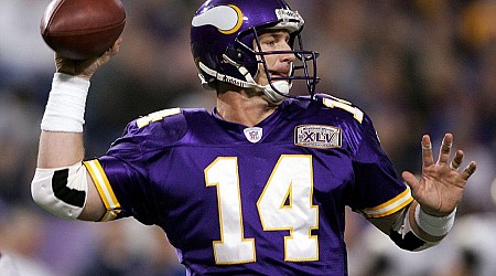 Former Vikings QB Gets Unique Support From His High School