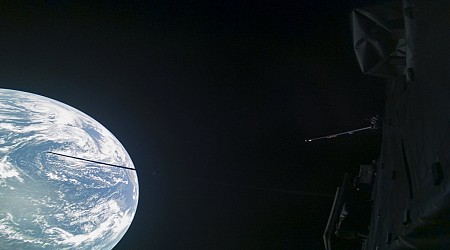 Watch Stunning Timelapse of First Ever Lunar-Earth Flyby