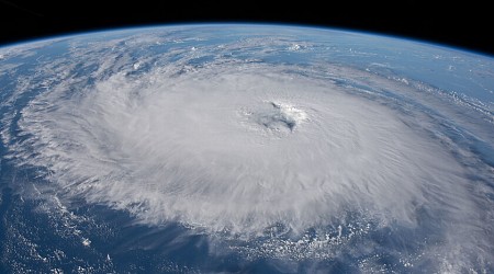 De repente, el Atlántico se está enfriando a una velocidad récord. Eso lo cambia todo, incluso la temporada de huracanes