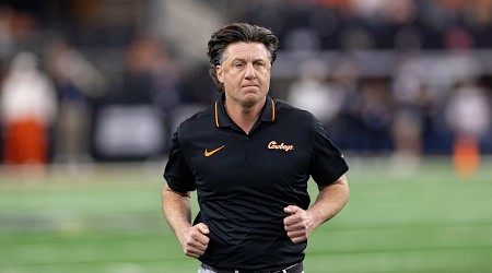 Oklahoma State's Mike Gundy Wants Players, Agents to Stop 'Asking for More Money'