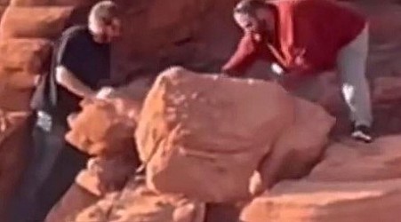 2 men are charged with toppling ancient rock formations at Lake Mead trail