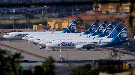 Alaska Airlines, Hawaiian merger clears US DOJ review