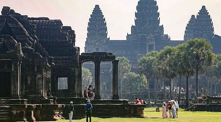 Tourists are recreating the 'Temple Run' video game in a Cambodian temple. Historians are horrified.