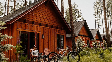 These Idyllic Cabins In Oregon’s High Desert Offer Soaking Tubs, Fireplaces, And Views Of The Cascades