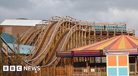 UK's oldest rollercoaster closed after 'crunch'