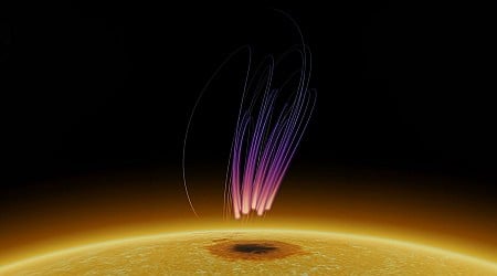 Intense solar storm opens '2-way highway' for charged particles, sparking rare auroras on the sun