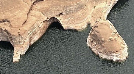 The collapse of an iconic arch in Utah has some wondering if other famous arches are also at risk