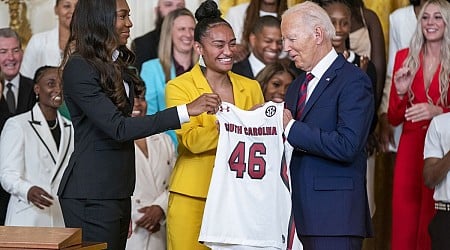 NCAA women's, men's basketball champs honored at the White House