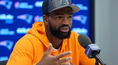 Jacoby Brissett wears UT Vols shirt after losing Jerod Mayo bet