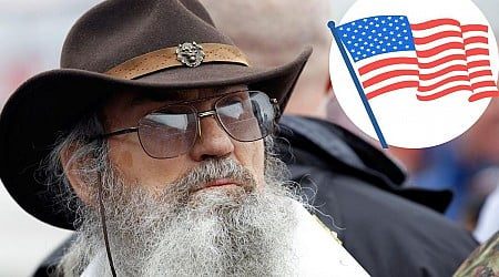 'Uncle Si' Robertson's Patriotic Roof Makes the News [Photos]