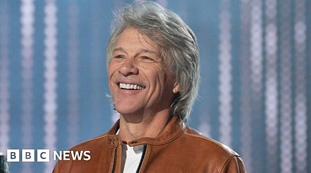 Jon Bon Jovi praised for talking woman off bridge