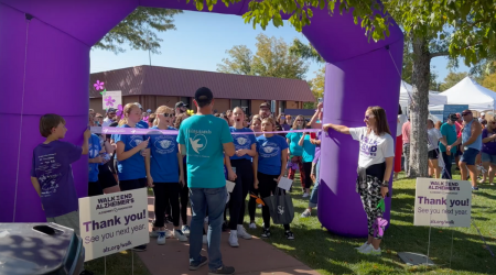 Hundreds flock to Riverwalk for Walk to End Alzheimer's