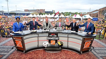 Best signs from 'College GameDay' at LSU-South Carolina