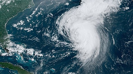 Bermuda braces for direct hit from Hurricane Ernesto