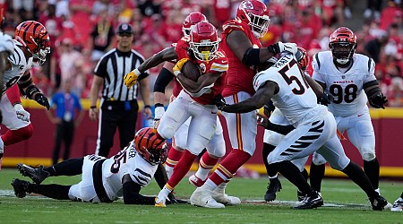 Kansas City Chiefs running back fractured fibula