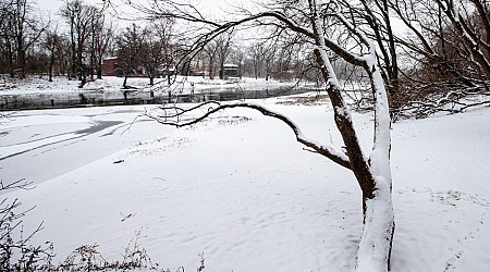 Farmer's Almanac gives Midwest its fall, winter 2024-25 forecast, but here's what NOAA says