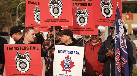 Arbitration hearing between Canadian railroads and union ends with no decision