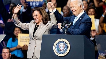 Présidentielle américaine 2024 : Hommage et câlins entre Joe Biden et Kamala Harris, en meeting dans le Maryland