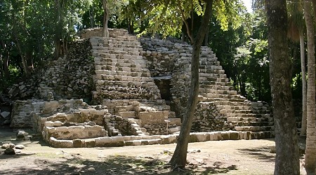 Oxtankah es una ciudad casi olvidada. Antes de que llegaran los españoles, era una de las joyas de la corona de Yucatán