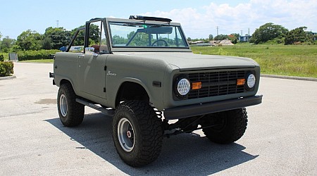 1975 Ford Bronco 302 3-Speed