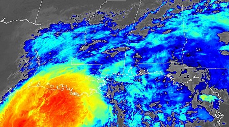 Hurricane Francine winds begin making landfall on Louisiana coast