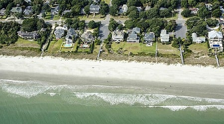 I’m a Real Estate Investor: Here Are the 5 Beach Towns You Should Consider Investing in Property