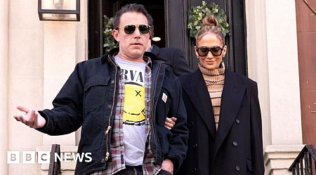 Jennifer Lopez files for divorce from Ben Affleck - reports