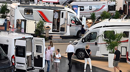 Wohnmobil-Trends: High-end-Modell oder lieber selbst ausbauen?