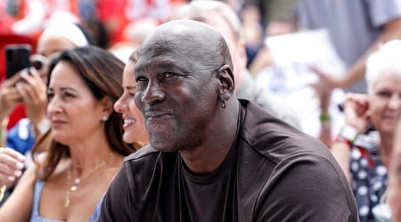 Michael Jordan's Illinois Mansion Under Contract to be Sold; Was Listed at $14.9M