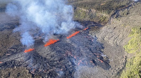 Kilauea Volcano Eruption Resumes in Hawaii Park, Gas Warning Issued