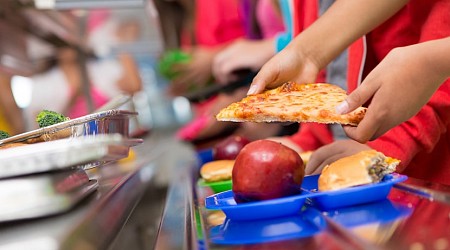 Texas needs universal free school lunch