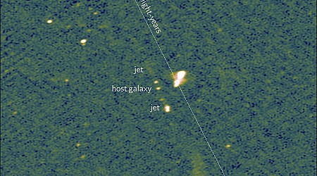 Scientists detect longest pair of jets streaming from a supermassive black hole