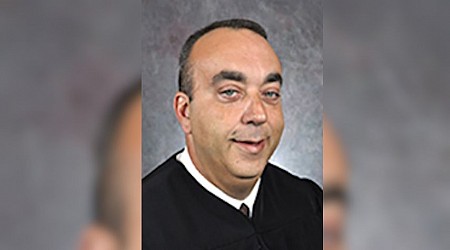 Kentucky sheriff charged in killing of judge at courthouse