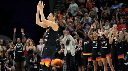 Taurasi soaks in tributes amid '1 more year' chants