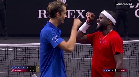 Tiafoe et Medvedev amusent la galerie après un bel échange : leur show en vidéo