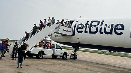 JetBlue flight makes emergency landing after smoke alert in cargo hold