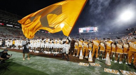 No. 5 Tennessee continues to climb in AP Top 25 college football poll