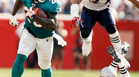 Today in Sports History: Miami beats New England, ending their NFL record 21 straight regular-season wins