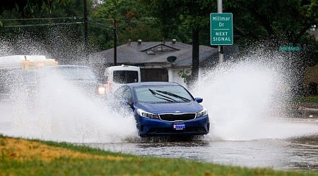 Planning to drive in the rain in North Texas? Here are some tips to keep you safe