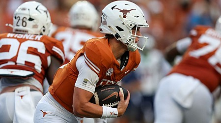 Horns leapfrog Dawgs for No. 1 spot in AP poll