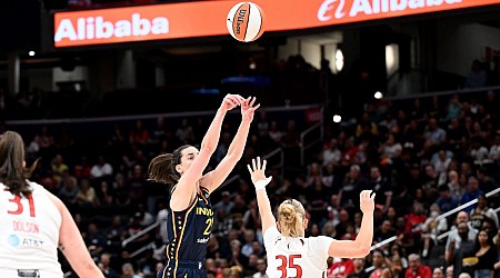 WNBA-record crowd sees Clark, Fever drop finale