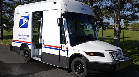 USPS' long-awaited new mail truck makes its debut to rave reviews from carriers