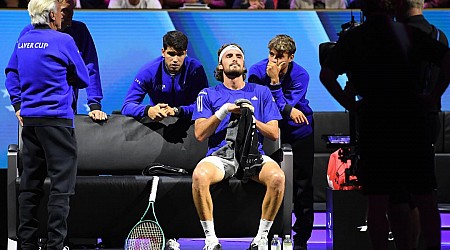 Tsitsipas le da una alegría a Alcaraz en la Laver Cup