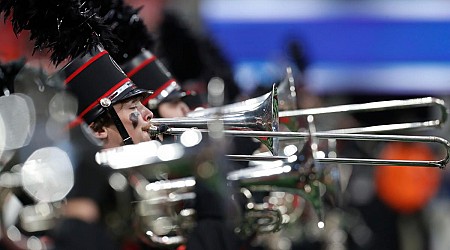 Amazing Grace: See how the UGA Redcoat band paid tribute to Apalachee High School