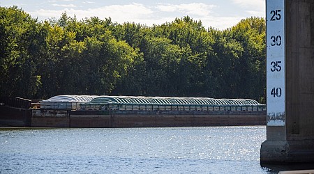 Low Mississippi water levels raise concerns for Illinois farmers