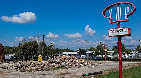 Chicken chain location demolished. What’s going onto busy Lexington corner?