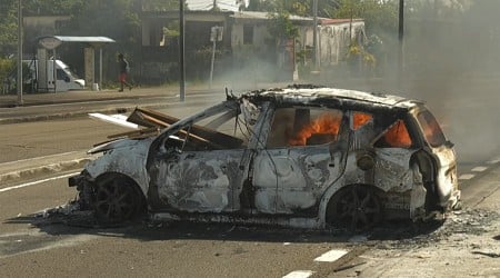 Martinique: le mouvement de lutte contre la vie chère se durcit, de nouvelles violences urbaines recensées