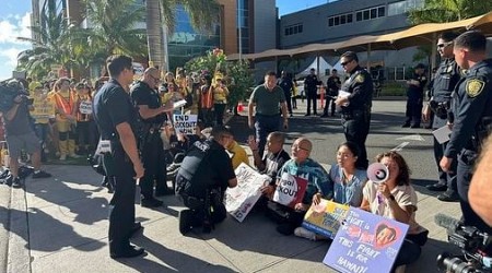 10 arrested outside Hawaii hospital as labor dispute involving nurses escalates